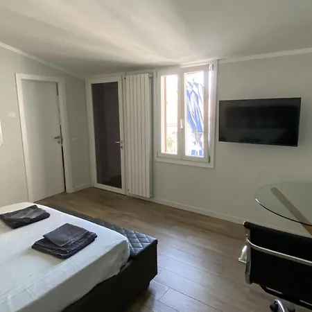Attico - 3 Camere E 3 Bagni - Nolo District Проживание в семье